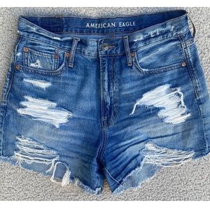 AE 90s boyfriend short